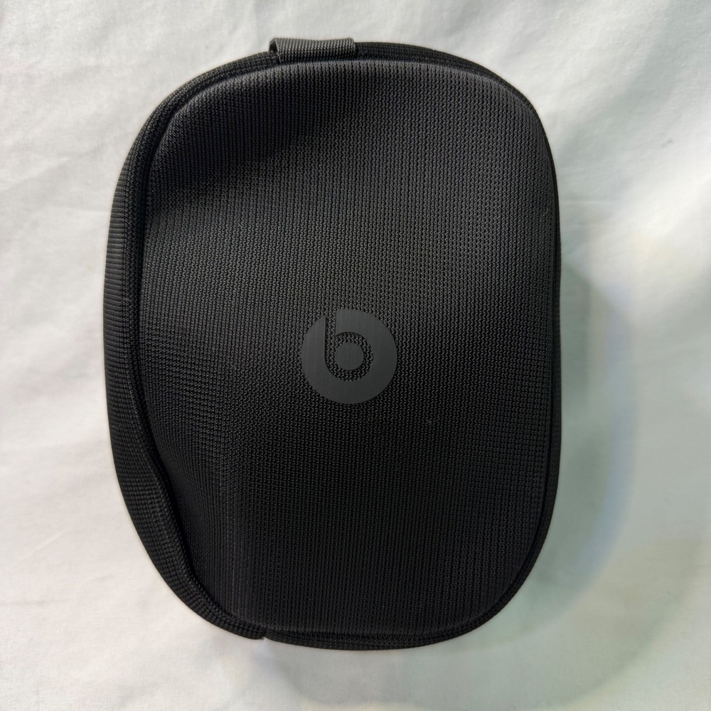 Beats by Dre Headphone Carrying Case
